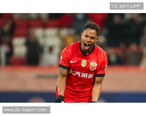 维塔尔神助攻古斯塔沃空中霸王——足球场上的完美瞬间 维塔尔神助攻古斯塔沃空中霸王——足球场上的完美瞬间