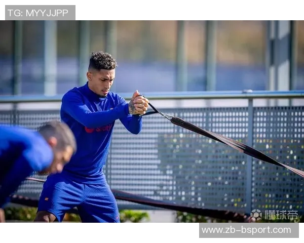 每体：拉菲尼亚今日回俱乐部康复训练，预计不会立即开始合练